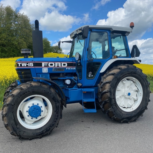 Ford traktor til salg ved ST Maskiner i Vejle